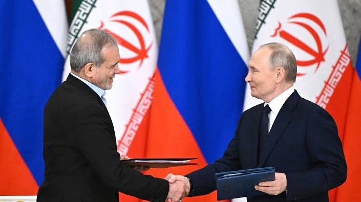 بوتين يؤكد دعم موسكو لطهران في الحرب